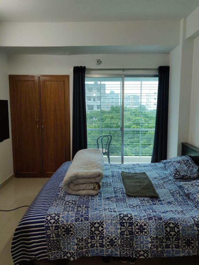 The Blu Inn Homestay Dhaka Extérieur photo